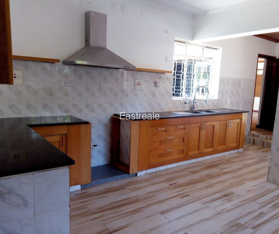 6 Bedroom House to Rent in Runda